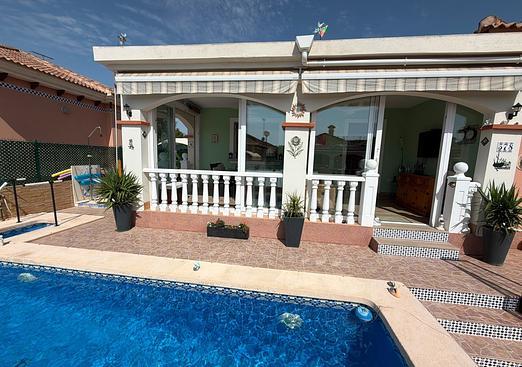 Villa in Los Montesinos