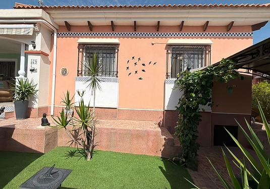 Villa in Los Montesinos
