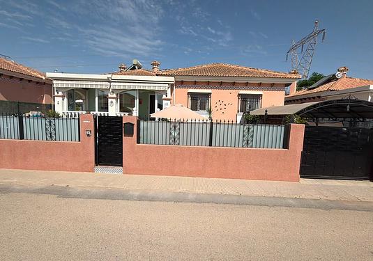 Villa in Los Montesinos