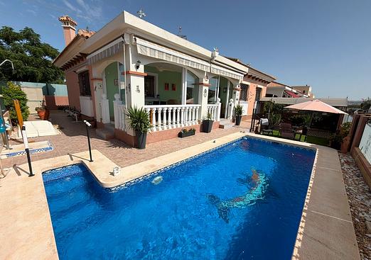 Villa in Los Montesinos