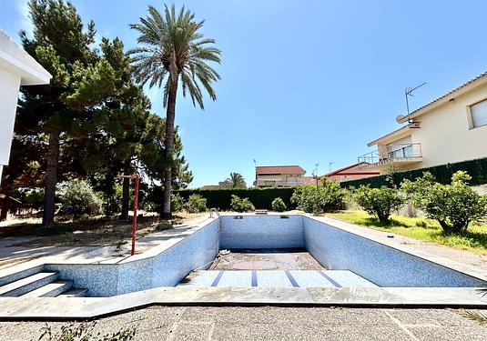 Villa in Santiago de la Ribera