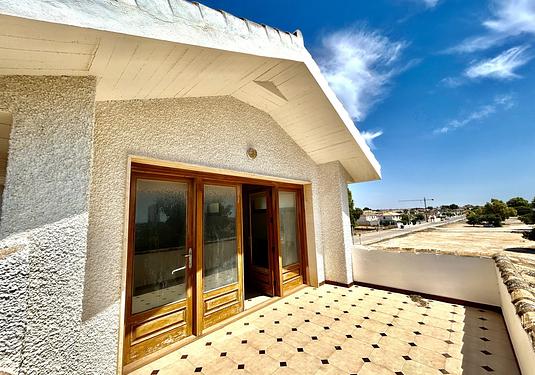Villa in Santiago de la Ribera