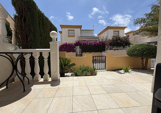 Apartment in Orihuela Costa
