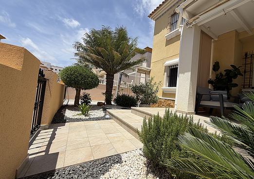 Apartment in Orihuela Costa