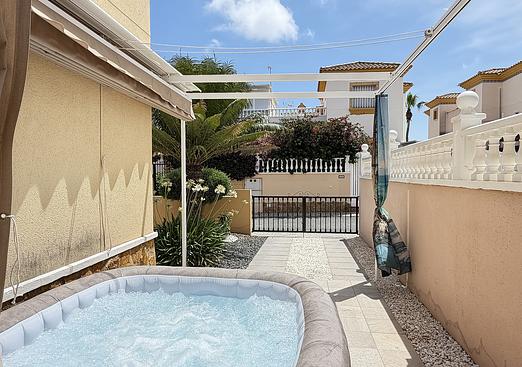 Apartment in Orihuela Costa