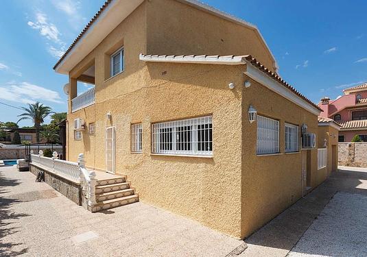 Villa in Orihuela Costa