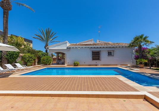 Villa in Orihuela Costa
