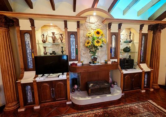 Villa in Elche