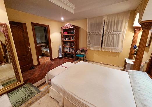 Villa in Elche
