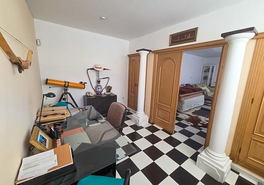 Villa in Elche