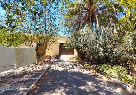 Villa in Elche