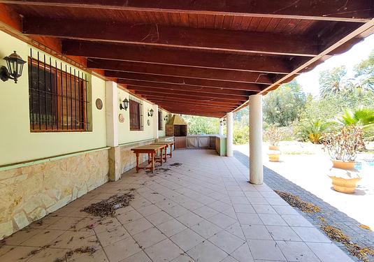 Villa in Elche