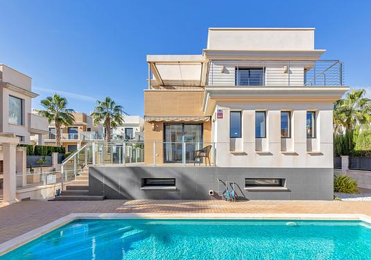 Villa in Orihuela Costa