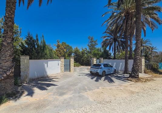 Villa in Elche