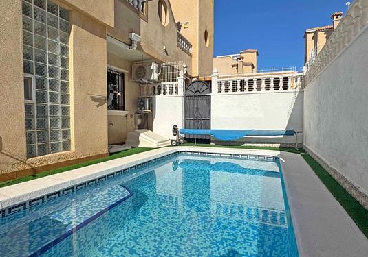 Town house in Orihuela Costa