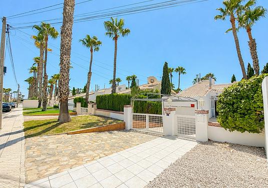 Villa in Villamartin