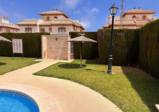 Semi detached in Lomas de Caboroig