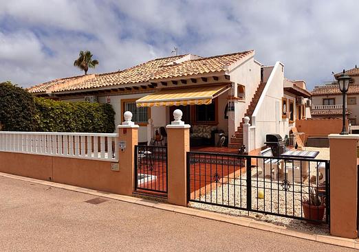 Semi detached in Lomas de Caboroig