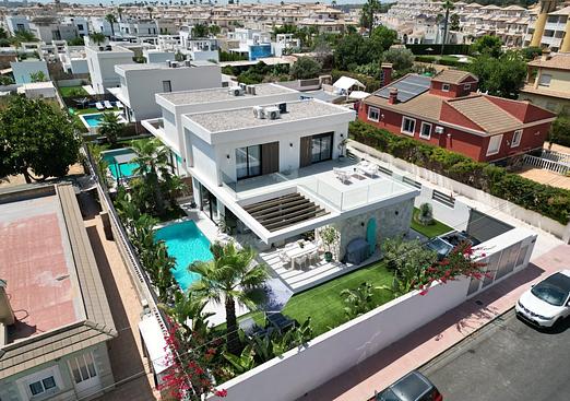 Villa in Orihuela Costa