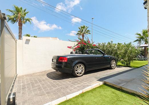 Villa in Orihuela Costa
