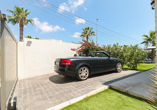 Villa in Orihuela Costa