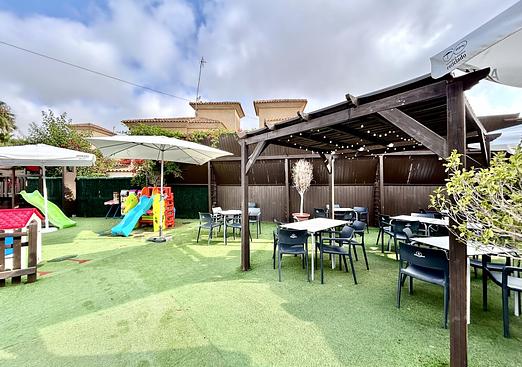 Commercial in Villamartin