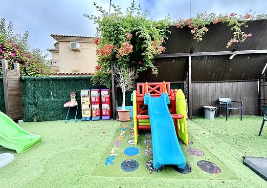 Commercial in Villamartin