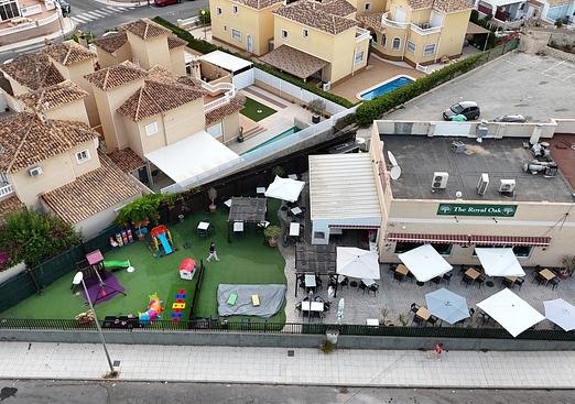 Commercial in Villamartin