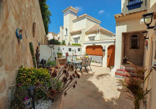 Villa in Villamartin