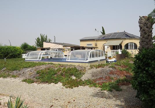 Country house in Dolores