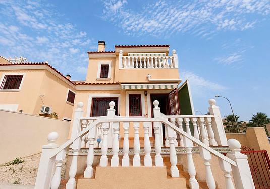 Villa in Villamartin
