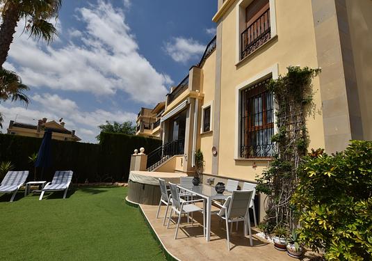 Apartment in Algorfa