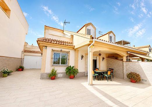 Town house in Torre de La Horadada