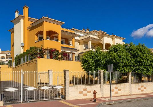 Apartment in Altaona Golf and Country Club