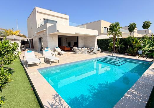 Villa in Los Montesinos
