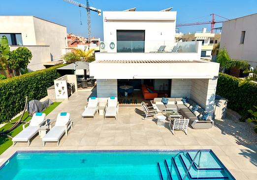 Villa in Los Montesinos