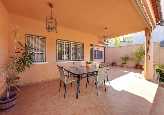 Villa in Benejuzar