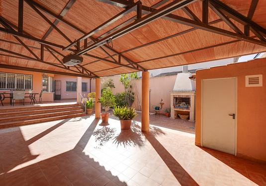 Villa in Benejuzar