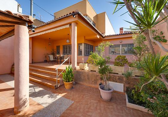 Villa in Benejuzar