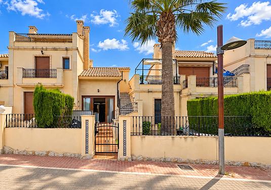 Town house in La Finca Golf Resort