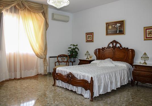 Villa in Fuente Vaqueros