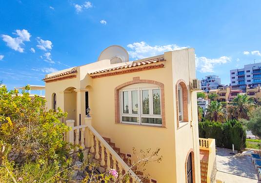 Villa in Villamartin