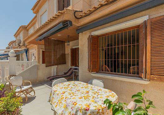 Town house in La Mata