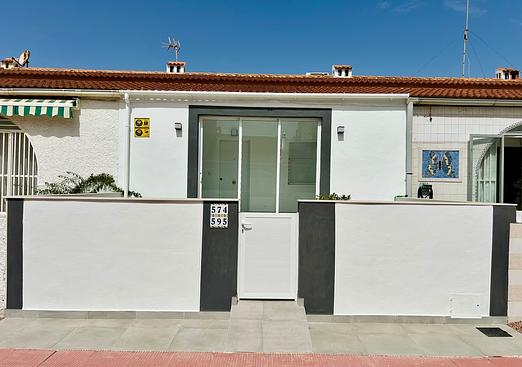 Town house in La Siesta