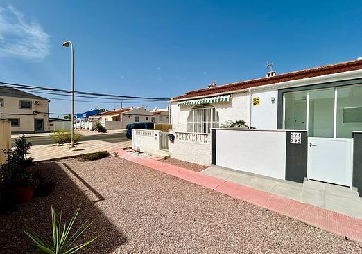 Town house in La Siesta