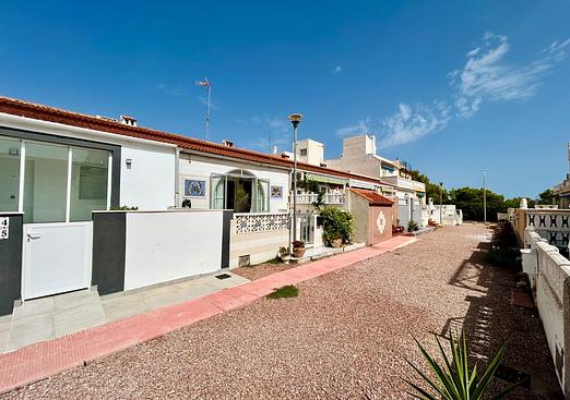 Town house in La Siesta