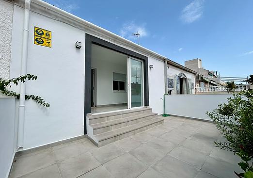 Town house in La Siesta