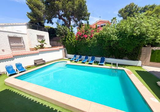 Villa in Dehesa de Campoamor