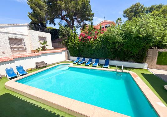 Villa in Dehesa de Campoamor