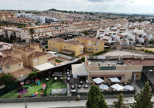 Commercial in Villamartin